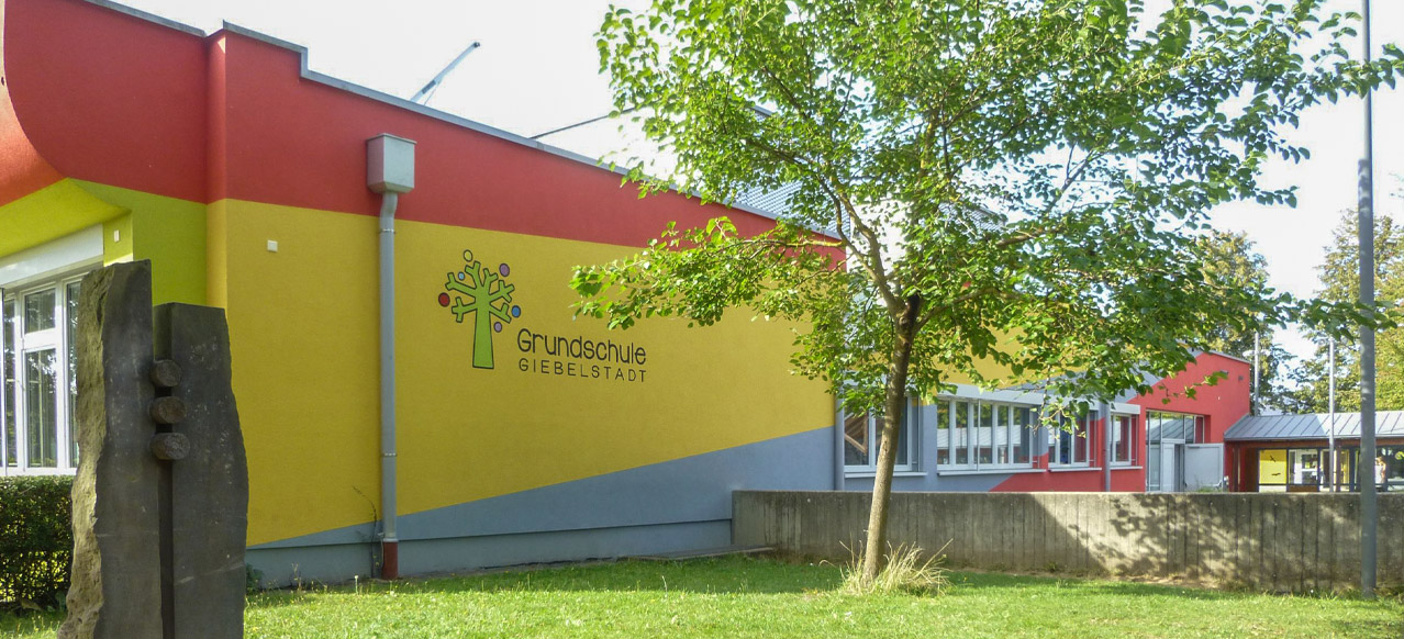 schule giebelstadt aussen